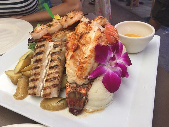 Carlyle Cafe